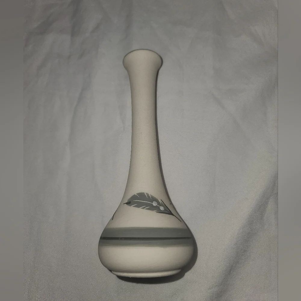 Southwestern Cream Vase with Leaf Design, Navajo Pottery